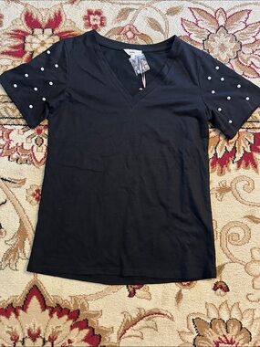 Entro Top With Pearl Sleeves